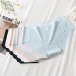 Women's Seamless Heart Print Cotton Panties with Scalloped Waistband